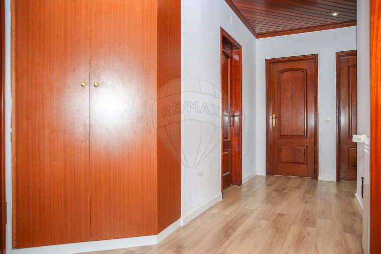 Apartamento T2 para Venda em Azambuja Foto 19