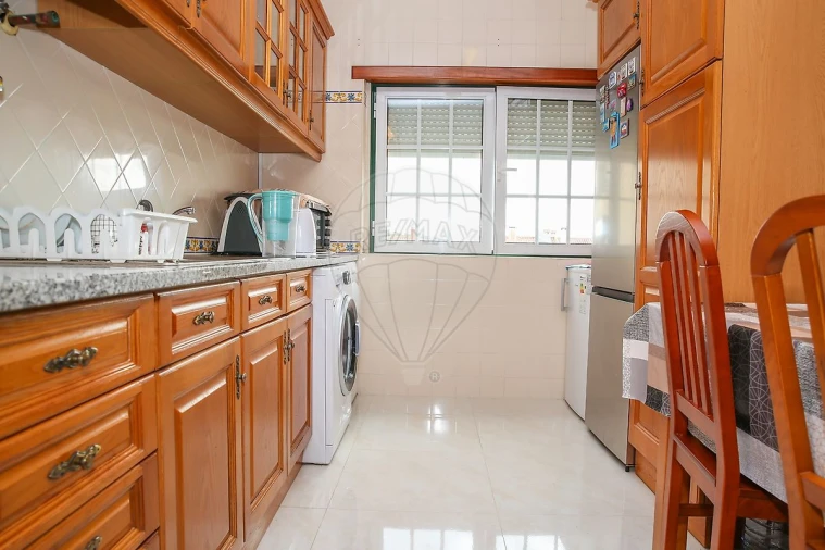 Apartamento T2 para Venda em Azambuja Foto 6