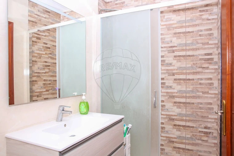 Apartamento T2 para Venda em Azambuja Foto 16