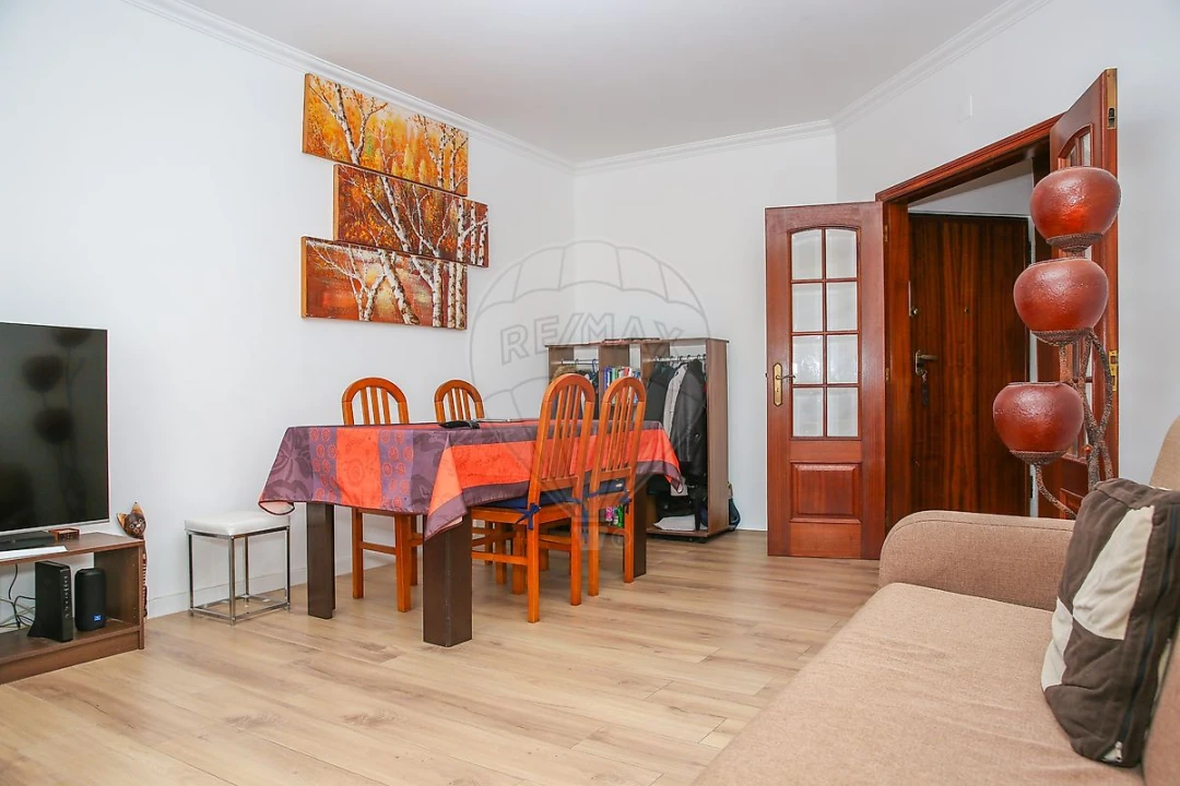 Apartamento T2 para Venda em Azambuja Foto 4