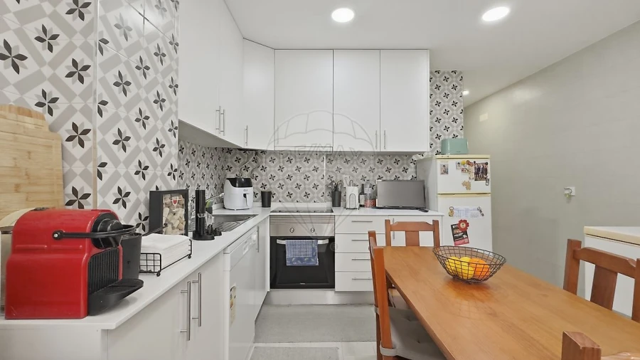 Apartamento T3 para Venda em Laranjeiro e Feijó Foto 4