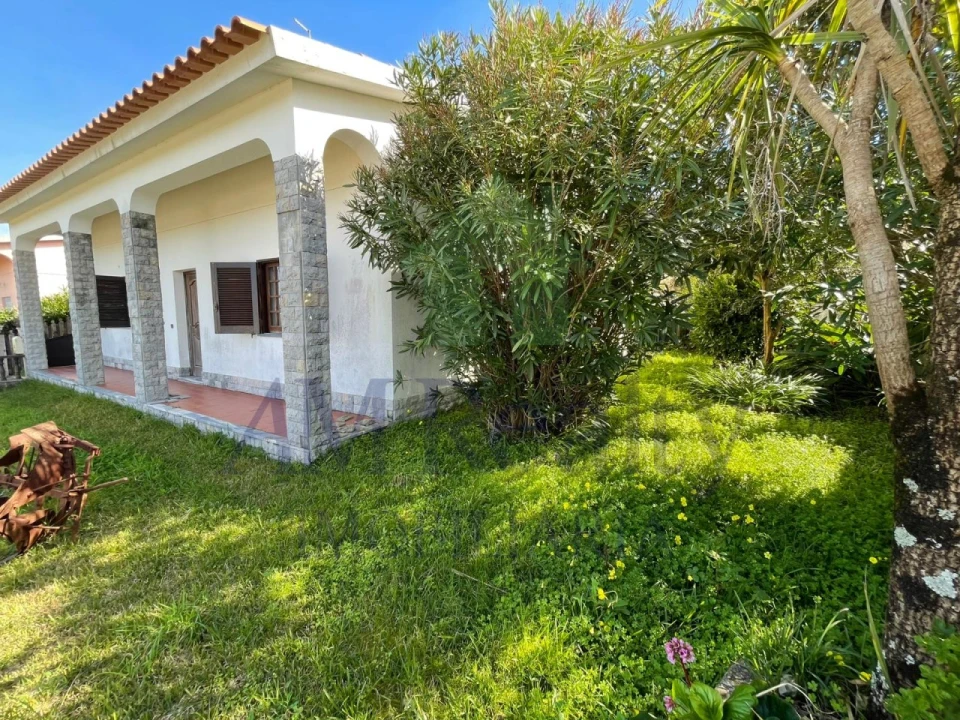 Moradia T3 para Venda em A dos Negros Foto 2