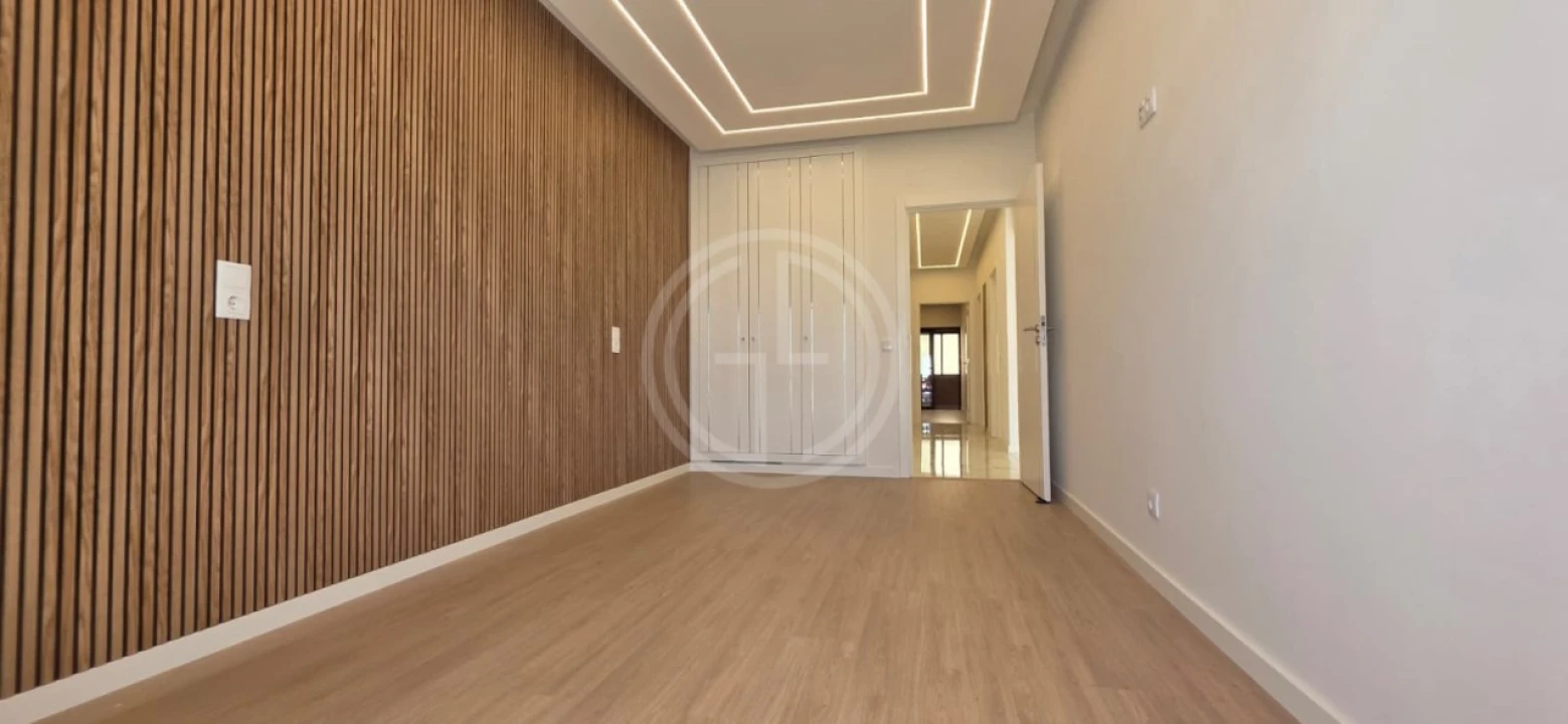 Apartamento T3 para Venda em Quarteira Foto 8