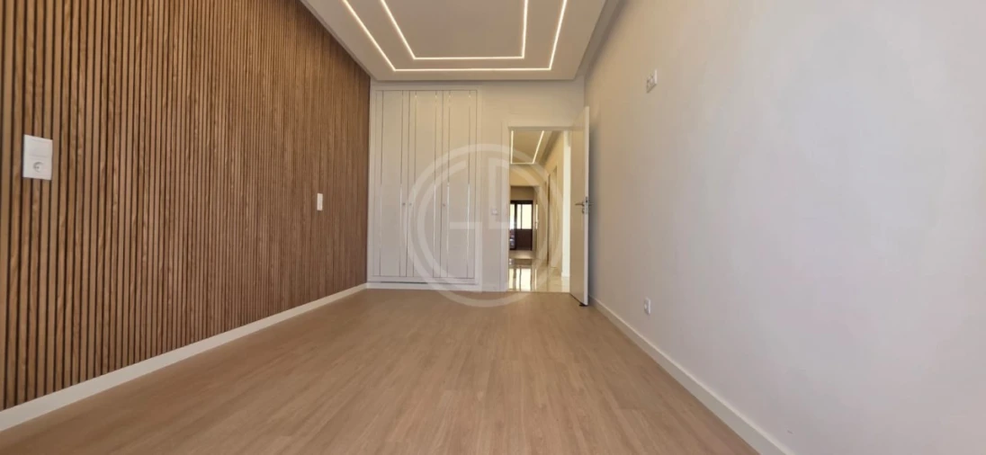 Apartamento T3 para Venda em Quarteira Foto 6