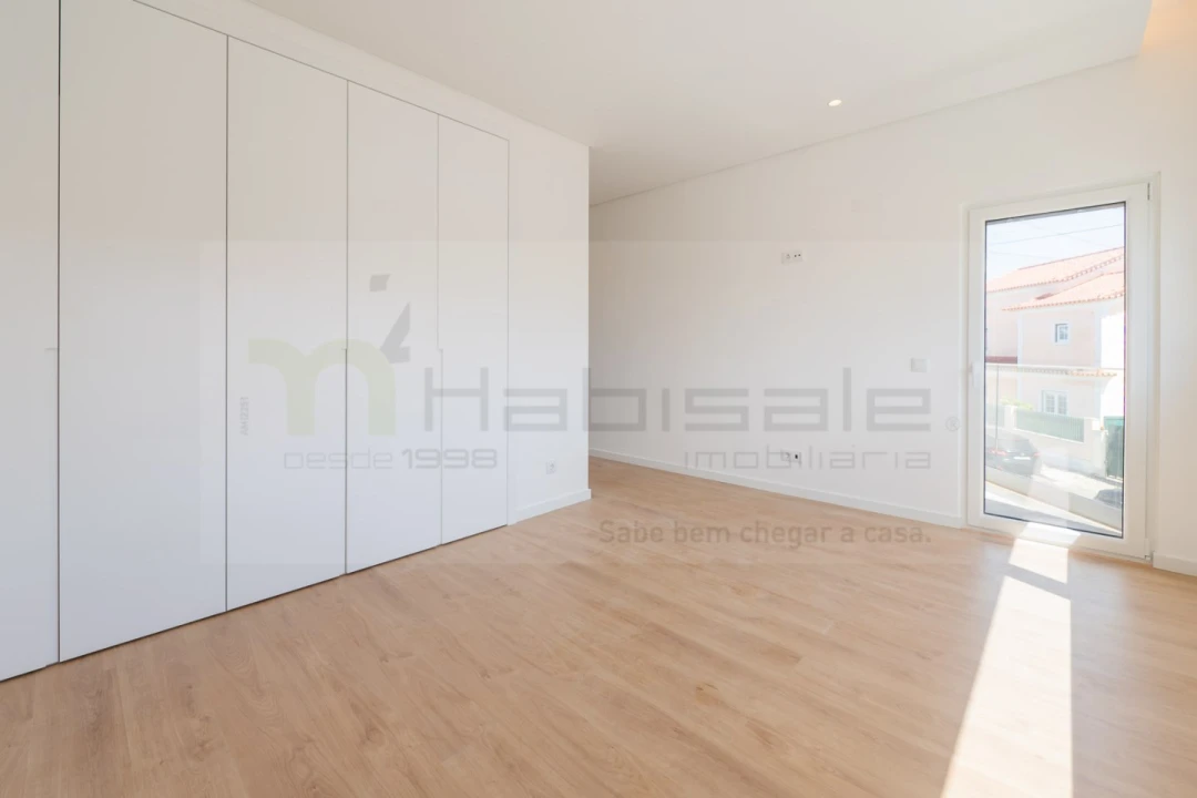 Moradia T3 para Venda em São Domingos de Rana Foto 31