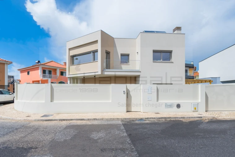 Moradia T3 para Venda em São Domingos de Rana Foto 12