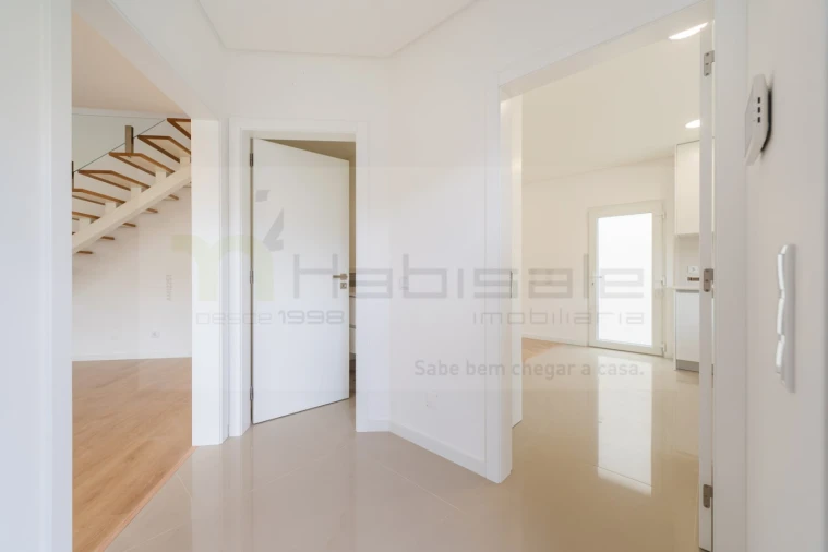 Moradia T3 para Venda em São Domingos de Rana Foto 16