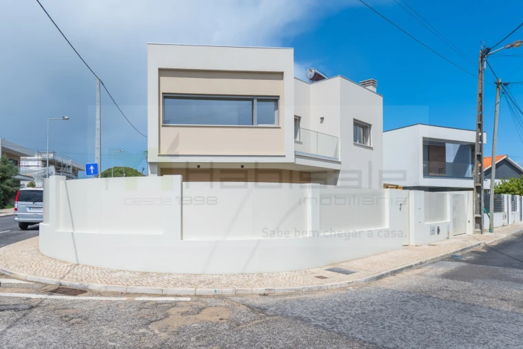 Moradia T3 para Venda em São Domingos de Rana Foto 45