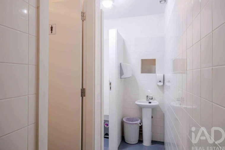 Loja para Venda em Quarteira Foto 16