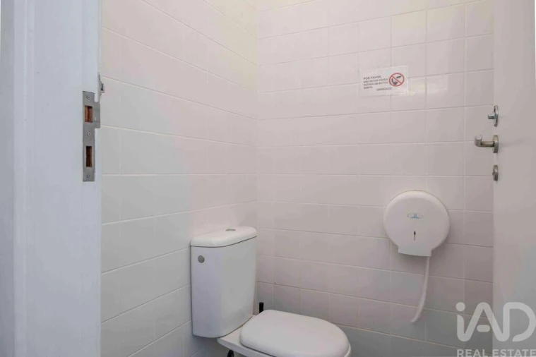 Loja para Venda em Quarteira Foto 18