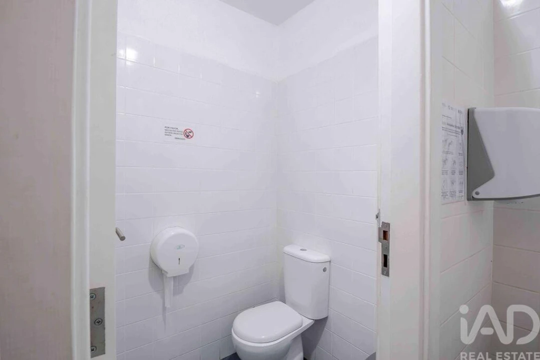 Loja para Venda em Quarteira Foto 17