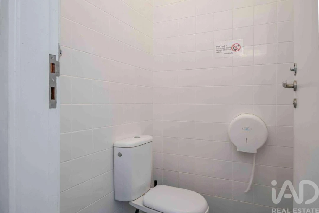 Loja para Venda em Quarteira Foto 18