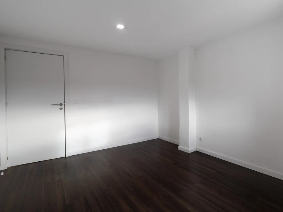 Moradia T3 para Venda em Eiras e São Paulo de Frades Foto 17