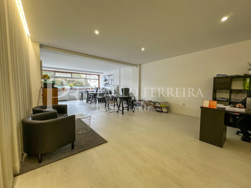 Escritório para Arrendamento em Vila Nova de Famalicão e Calendário Foto 2