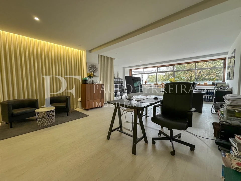 Escritório para Arrendamento em Vila Nova de Famalicão e Calendário Foto 4