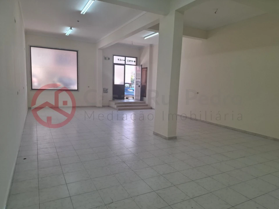 Loja para Venda em Cacém e São Marcos Foto 8