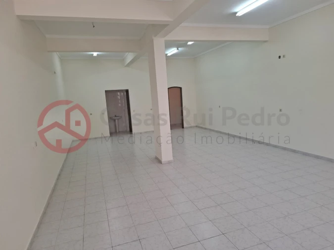 Loja para Venda em Cacém e São Marcos