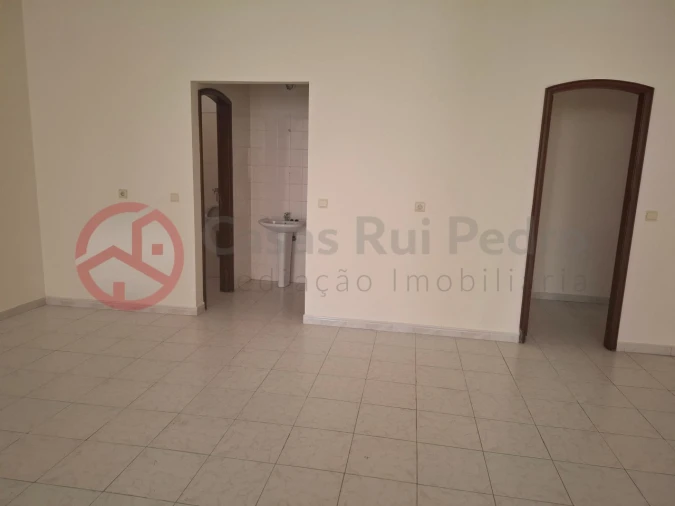 Loja para Venda em Cacém e São Marcos Foto 3