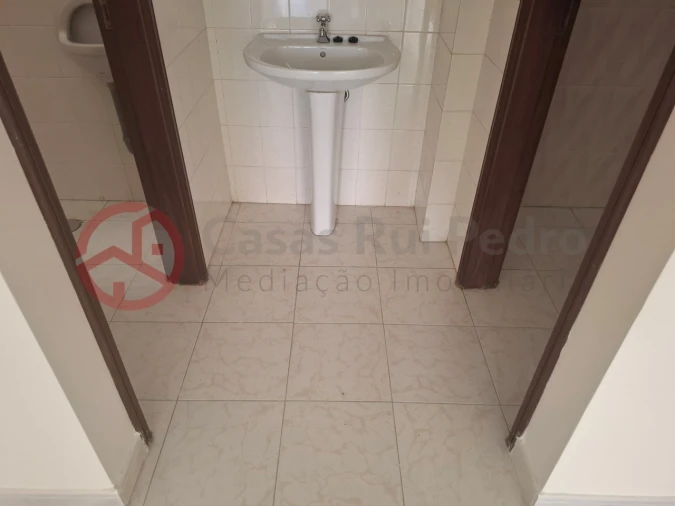 Loja para Venda em Cacém e São Marcos Foto 4