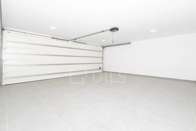 Moradia T5 para Venda em Loule (São Clemente)