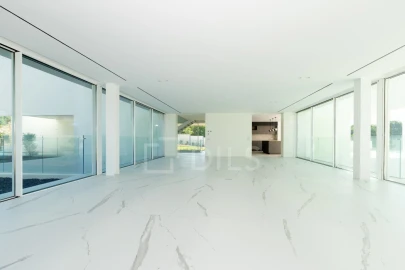 Moradia T5 para Venda em Loule (São Clemente)