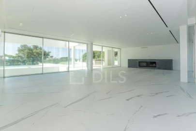 Moradia T5 para Venda em Loule (São Clemente)