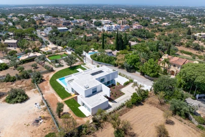 Moradia T5 para Venda em Loule (São Clemente)