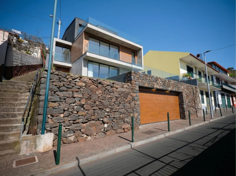 Terreno para Venda em Estreito de Camara de Lobos Foto 10