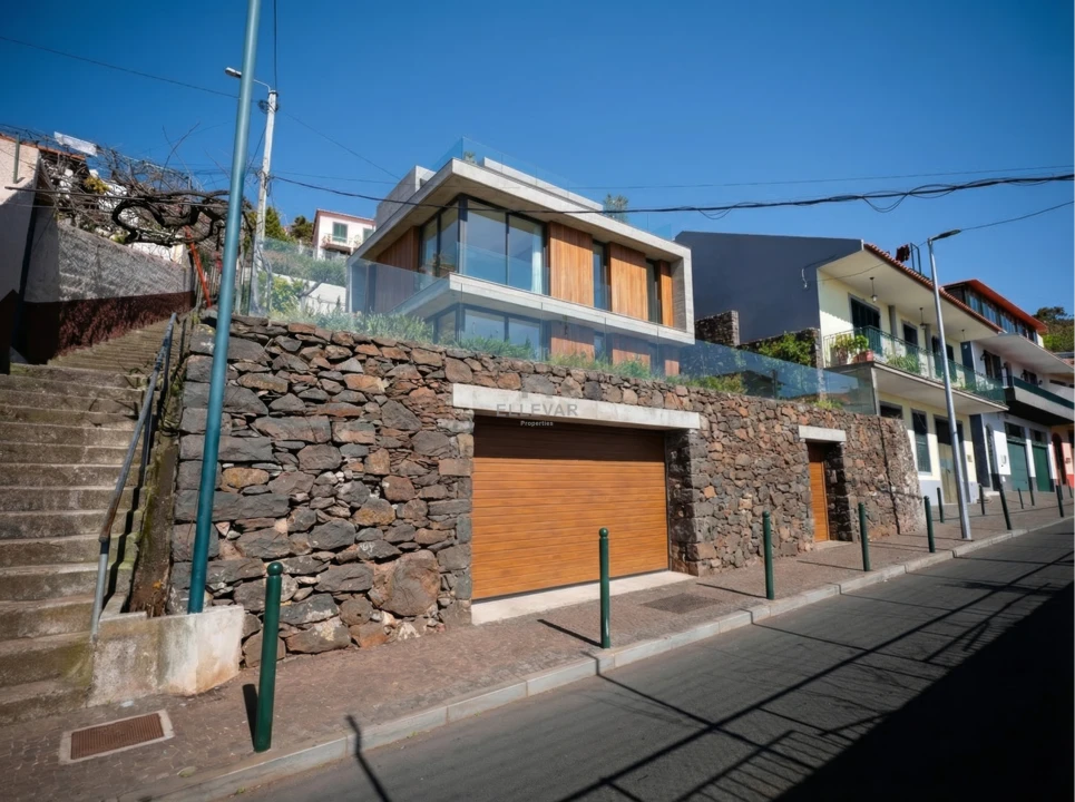 Terreno para Venda em Estreito de Camara de Lobos Foto 12