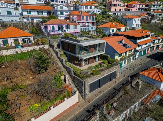 Terreno para Venda em Estreito de Camara de Lobos Foto 11