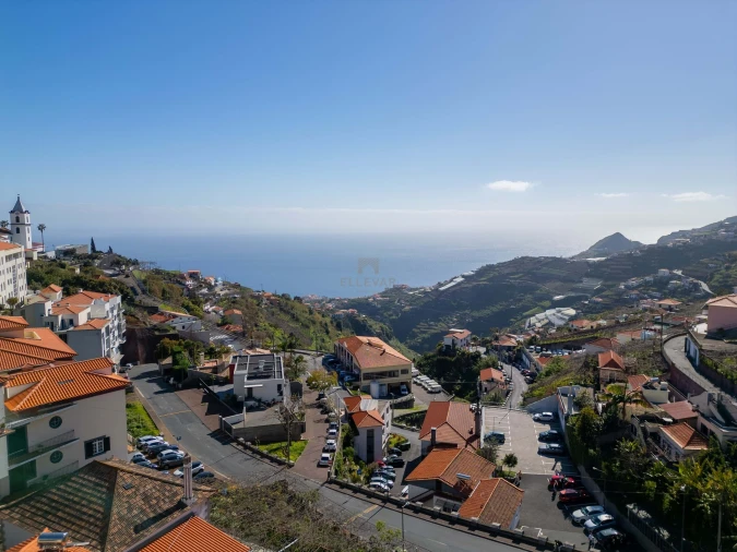 Terreno para Venda em Estreito de Camara de Lobos Foto 1