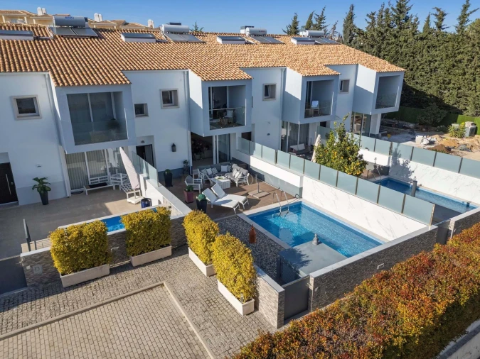 Moradia T4 para Venda em Albufeira e Olhos de Água
