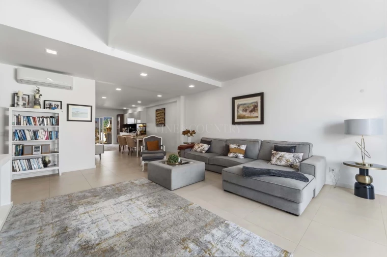 Moradia T4 para Venda em Albufeira e Olhos de Água Foto 5