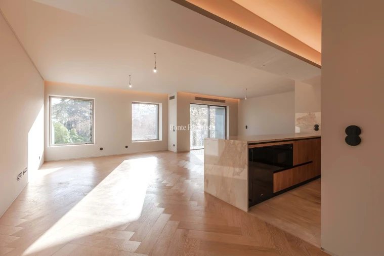 Apartamento T3 para Venda em Campo de Ourique Foto 2