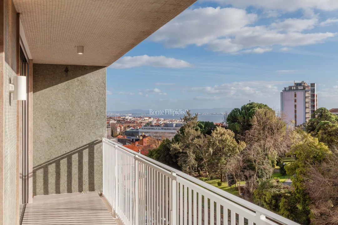 Apartamento T3 para Venda em Campo de Ourique Foto 1