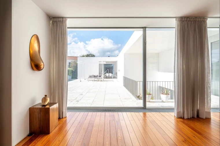 Moradia T6 para Venda em Carnaxide e Queijas Foto 8