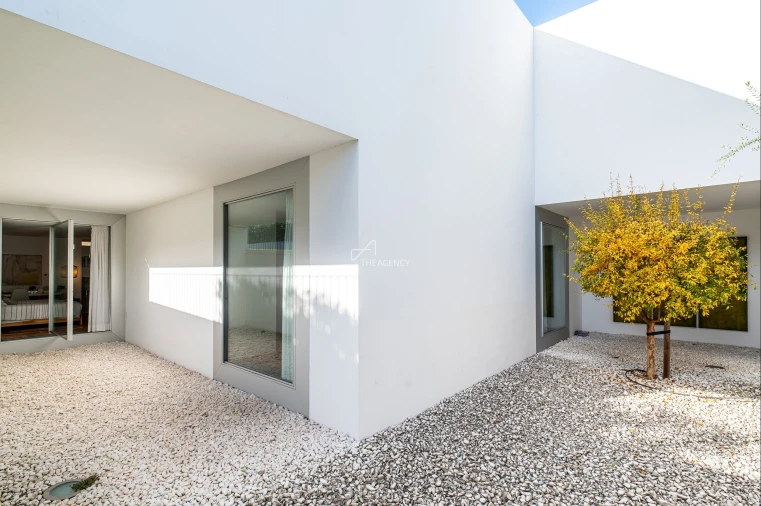 Moradia T6 para Venda em Carnaxide e Queijas Foto 60