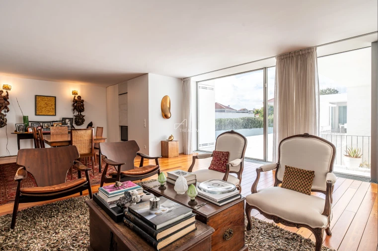 Moradia T6 para Venda em Carnaxide e Queijas Foto 13