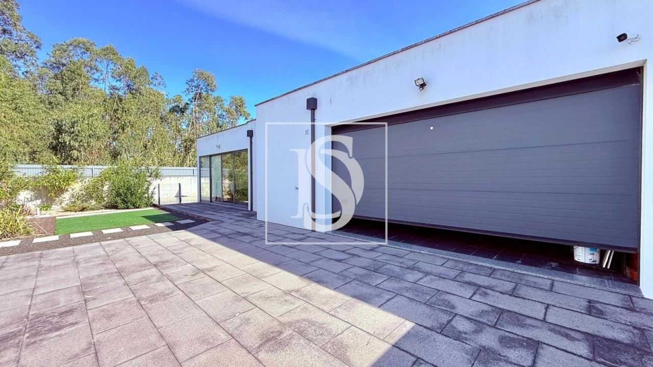 Moradia T5 para Venda em Nossa Sra de Fatima Foto 4