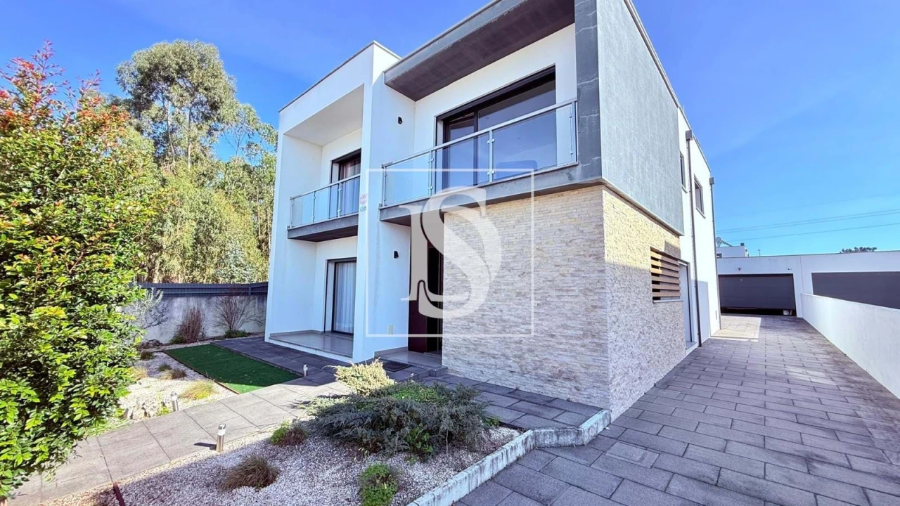 Moradia T5 para Venda em Nossa Sra de Fatima Foto 1