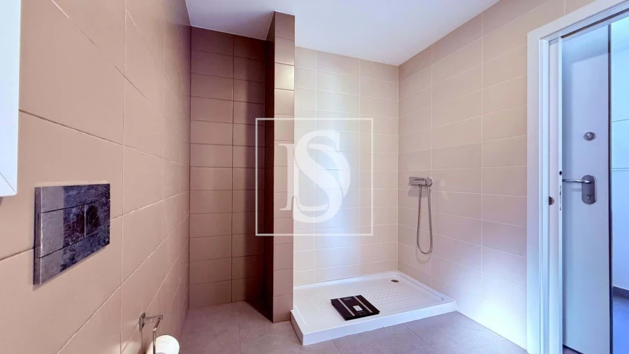 Moradia T5 para Venda em Nossa Sra de Fatima Foto 30