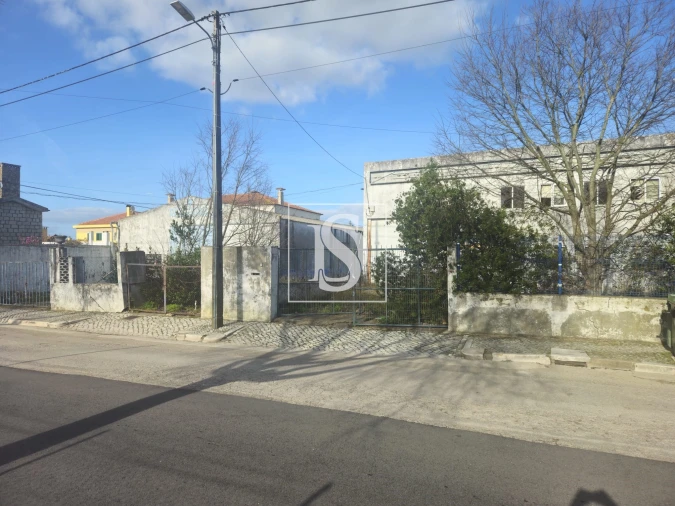 Armazém para Venda em Almeirim Foto 1