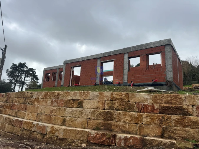 Moradia T3 para Venda em Salir de Matos Foto 25