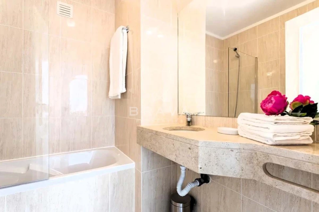 Apartamento T2 para Venda em Quarteira Foto 17