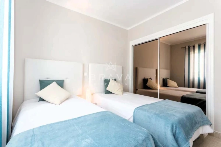 Apartamento T2 para Venda em Quarteira Foto 11