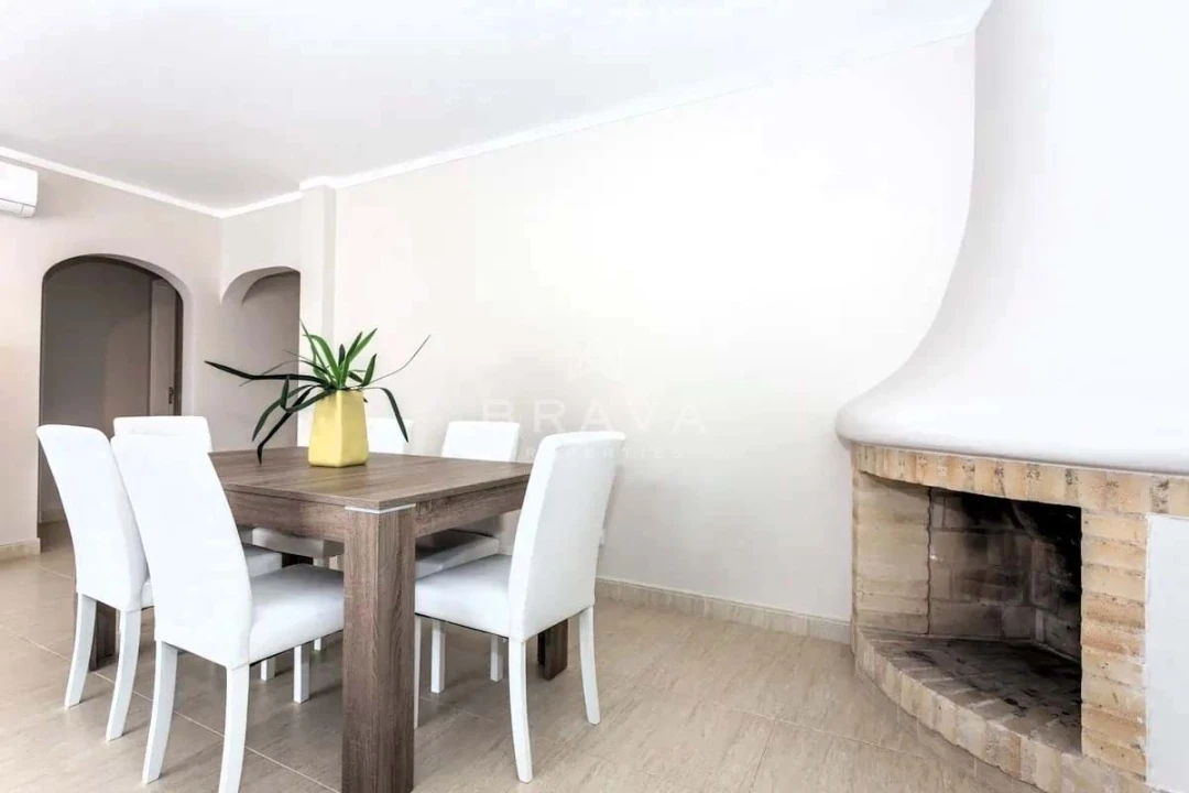 Apartamento T2 para Venda em Quarteira Foto 4