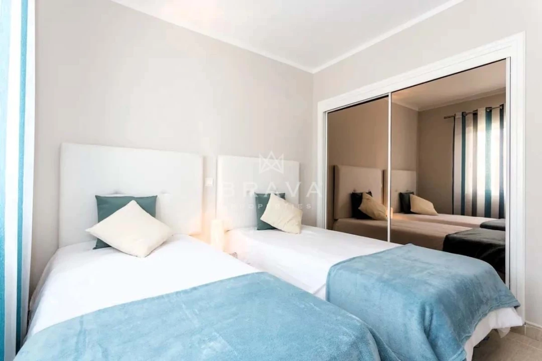 Apartamento T2 para Venda em Quarteira Foto 11