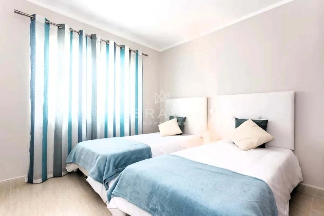 Apartamento T2 para Venda em Quarteira Foto 12