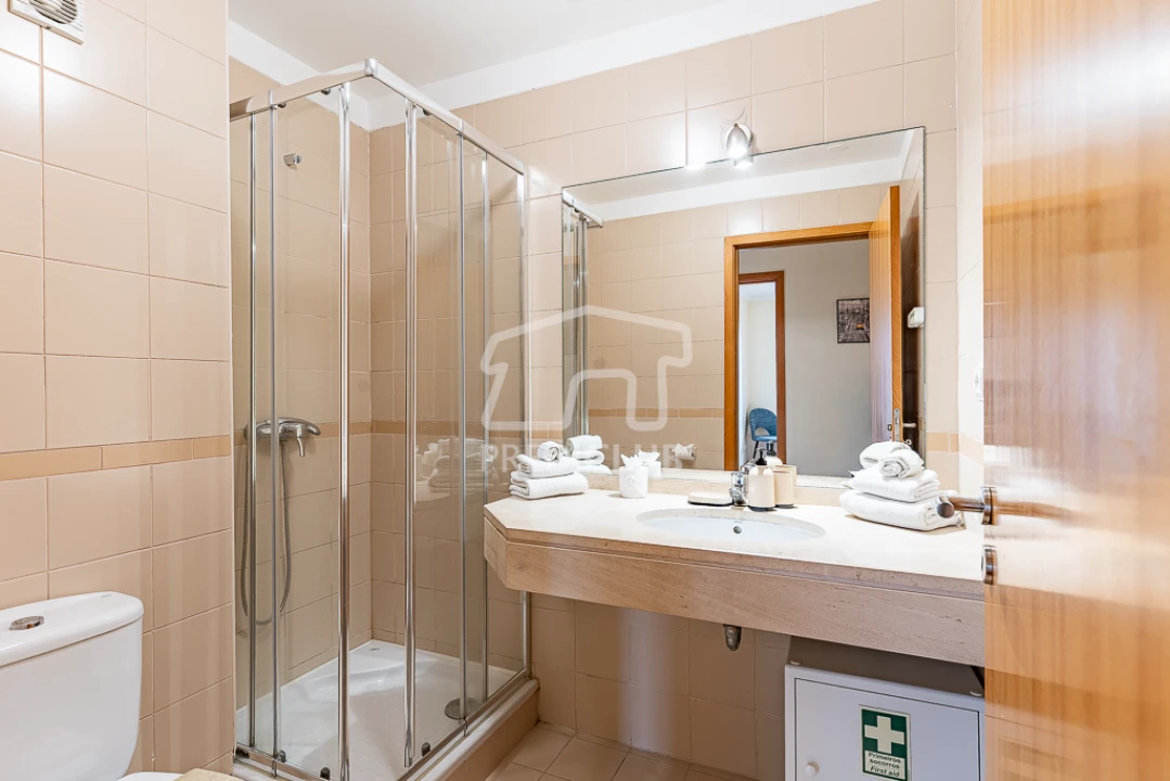 Apartamento T2 para Venda em Caniço Foto 23