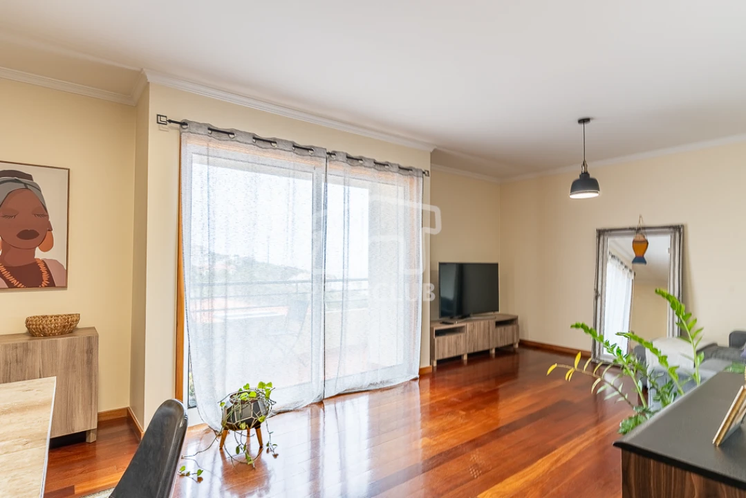 Apartamento T2 para Venda em Caniço Foto 2